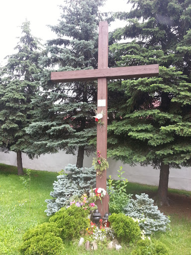 Cross of Sarecan Priests