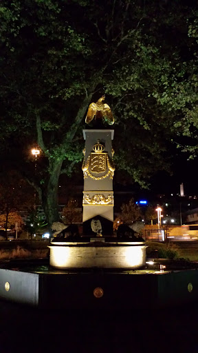 Fountain of Black and Gold