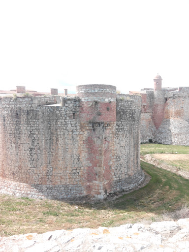 Tour Est  De La Forteresse De Salses-le-château