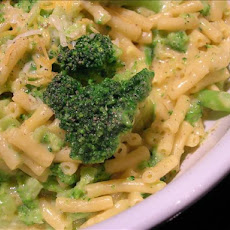 All-In-One Broccoli Macaroni and Cheese