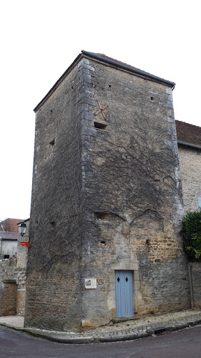 Châteauvillain - Tour Carrée Et Maison De La Prevote