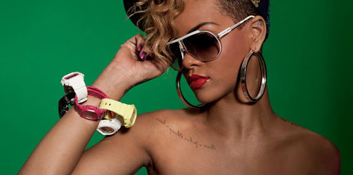Rihanna's sunglasses: which style do you like best?
