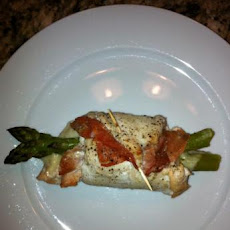Cheesy Chicken and Asparagus Bundles