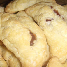 Pasteles De Guayaba (Guava and Cream Cheese Pastries)