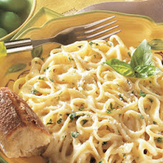 Linguine with Creamy Alfredo Sauce
