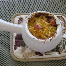 Carries Macaroni and Cheese With Ham