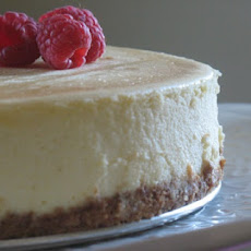 Vanilla Cheesecake with Raspberry Sauce