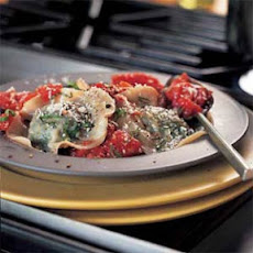 Spinach Ravioli with Tomato Sauce