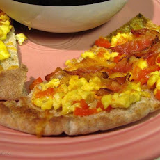 Breakfast Pita Pizza