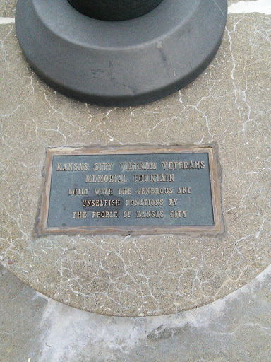 Kansas City Vietnam Veterans Memorial Fountain 2