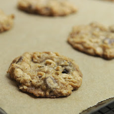 Crispy Oatmeal Chocolate Chip Cookies