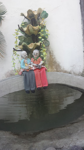 Lolo & Lola Datey Fountain