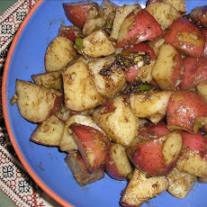Potato fried in garlic (chauke aaloo)