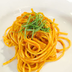 Spaghetti with Fresh-Tomato Sauce and Serrano Peppers