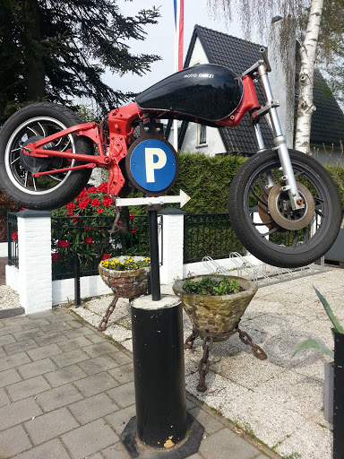 Parc Your Moto Guzzi