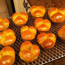 Holiday Spiced Bread Rolls