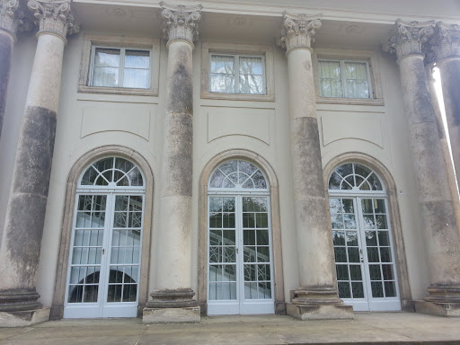 6 Baroque Pillars