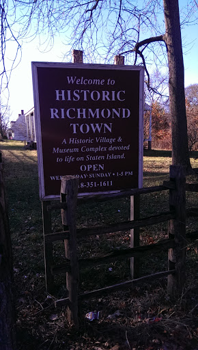 Historic Richmond Town Sign Open Hours
