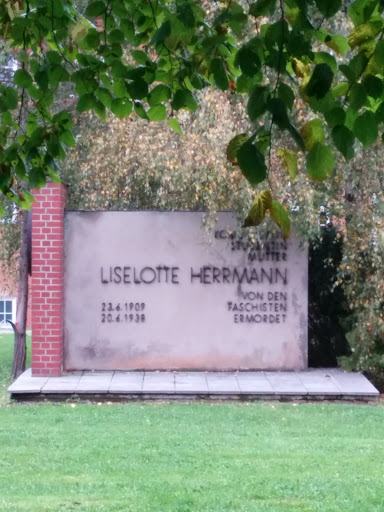 Denkmal Für Die Antifaschistin Liselotte Hermann