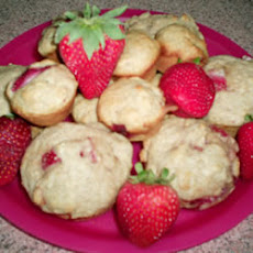 Freshly Fresh Strawberry Muffins
