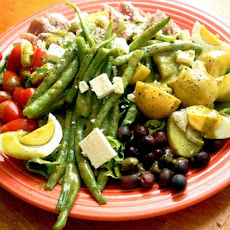 Nicoise-Style Tuna Salad With White Beans & Olives
