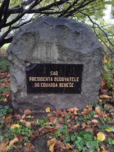 Sad E. Benese