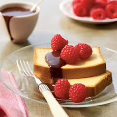 Mocha Chocolate Sauce with Pound Cake