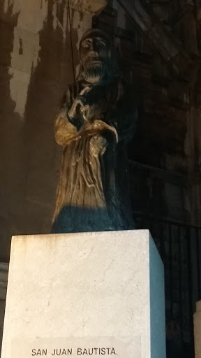 Estatua de San Juan Bautista