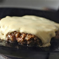 Melty American-style Cheddar Cheese Slices For Burgers and Grilled Cheese
