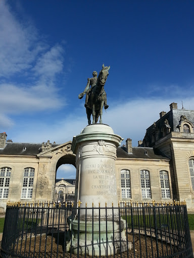 Statue du Duc D'Aumale