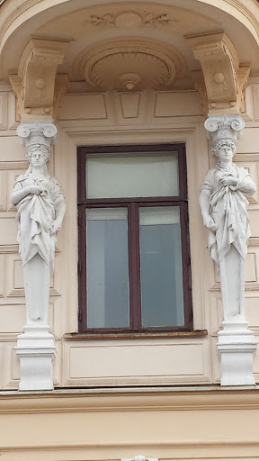 Two That Watches