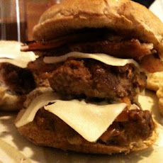 Creamy Blue Cheese-Infused,onion & Bacon Cheeseburger Slider