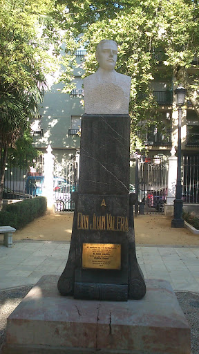 Monumento A Don Juan Valera