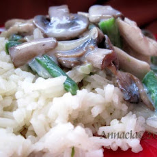 Creamy Herbed Chicken and Mushrooms With Rice
