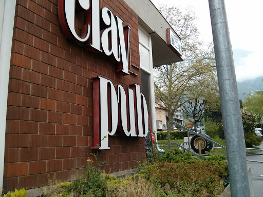 Clay Pub