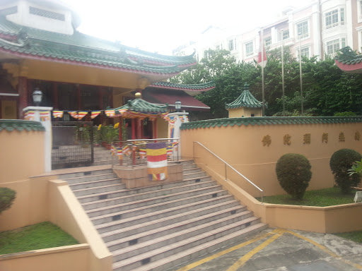 Stupa at Yuan Meng Shih Temple 