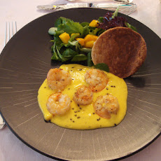 Mango and Shrimp Salad