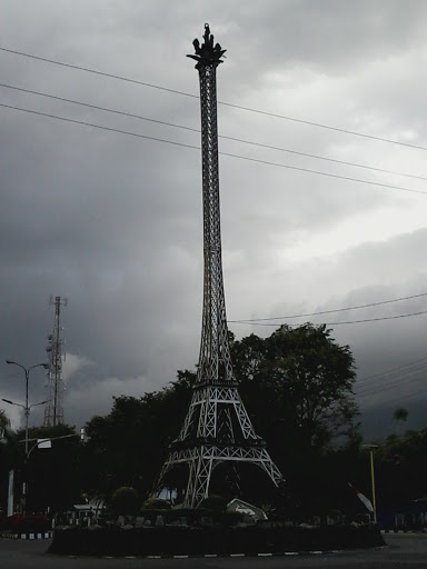Menara Eiffel Mini Bitung
