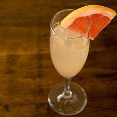Drinking in Season: Grapefruit and Ginger Sparkler
