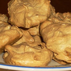 Low-Sugar Cookies with Meringue and Pecans