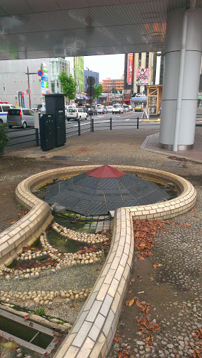 秋田駅前の噴水