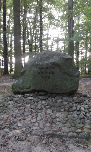 Gedenkstein Waldfriedhof Lübz