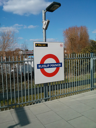 Ruislip Manor Station