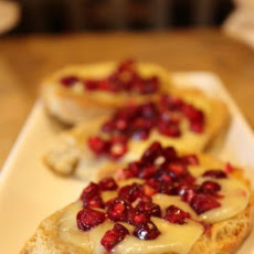 Pom.brie.crostini