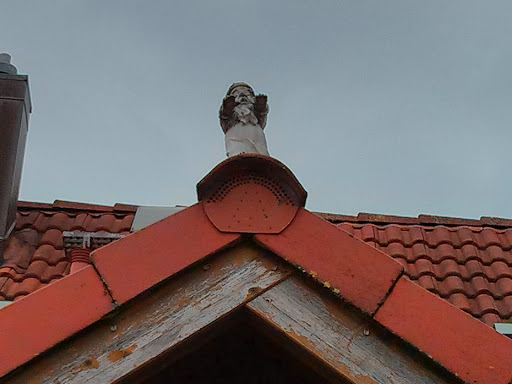 Zwerg auf Dach