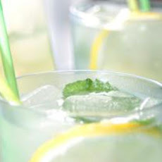Most Refreshing Lemonade You Will Ever Taste! - Quick & Easy
