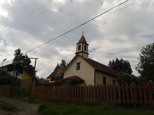 Iglesia De Isla Tenglo