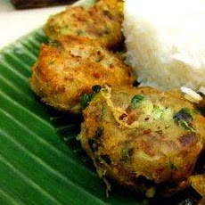 Begedil (Malaysian Deep Fried Potato Patty)
