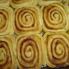 Cinnamon Rolls Using Cake Mix!
