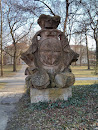 Denkmal mit Wappen
